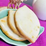 cinq - アイシングに入ったレモンゼストとピスタチオが良いですね！これ美味しかったです