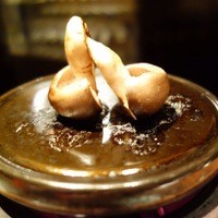 メゾン ド ヴァン 鶉亭 - 丹波しめじの陶盤焼き