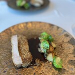 MOSS CROSS TOKYO - 漢方三元豚香辛料焼きはとっても好みで美味しかった