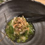 和創旬彩 くうひな - お通し 冷奴めかぶ乗せ