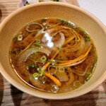 ヒトツキ - 野菜のお味噌汁、いい塩梅です