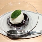 焼鳥 喜多村 - 自家製ヨーグルトジェラート✕ブルーベリー
