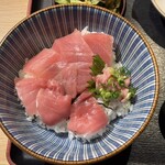 炉端焼き 鷹島本まぐろ 魚然 - 