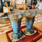 LIMA COFFEE ROASTERS - 店内でカフェラテを。
