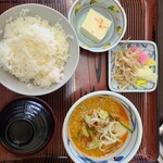 もつ煮屋 日の出食堂 - 