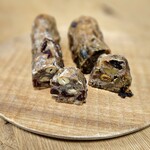 パリアッシュ - 自宅で少しづつスライスして楽しみます(笑)　マリアージュフレールの紅茶を淹れました♪最高に合います！