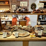 パリアッシュ - お店は対面で注文します