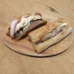 パリアッシュ - ｢鴨の燻製サンド｣と｢鴨ともち豚のリエットサンド｣どちらも最高に美味しいです！！