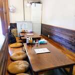 おうちごはん はるね - 内観（テ－ブル席の一部）