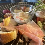 Dietro i tempi - 左のパテはいつもうまい