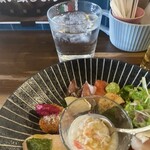 Dietro i tempi - 真ん中、蟹