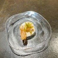 十皿 - 足赤エビのポッシュ　春の苦み