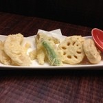 Gyosaiomotenashikitagawa - 松茸とレンコンと新生姜の天ぷら