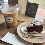 Ami Cafe' - 苦めのカフェ・オ・レとバツグンの相性
