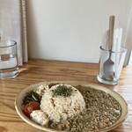 本と玄米カレー ヨスカ - 
