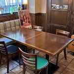 ワインの森 PAR AVION - テーブル席