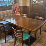 ワインの森 PAR AVION - テーブル席