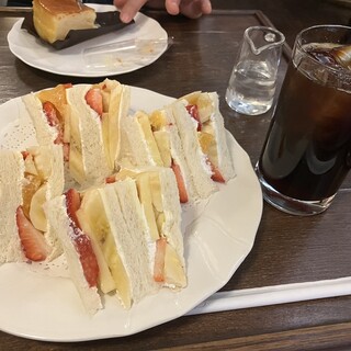 コーヒーアンドパーラースギタ_0