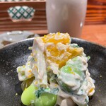 酒と肴 ててて - 八朔と旬菜の白和えです。女将さんが秋田のウドとか４種類ぐらい説明してくれたけど忘れてすみません。ててての和えものは必ず頼むほど魅力です