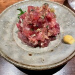 酒と肴 ててて - めずらしいカツオのなめろう辛子で食べるのですねイヤなクセなく赤身の味凝縮です