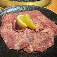 ホルモン焼肉 富や 栄店 - 
