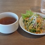 珈琲亭　TAO - 日替わりのスープ、サラダです。