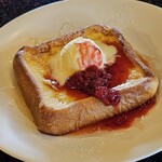 ひら埜 - いちごのフレンチトースト