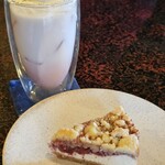 ひら埜 - 「いちごのクランブルチーズケーキ」＋桜ラテ