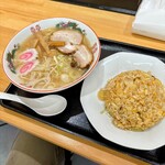 牛骨ラーメン だいざん - 