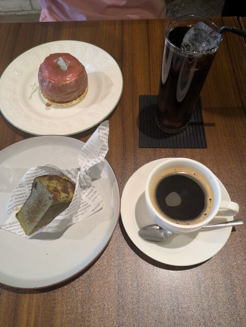 Maid cafe &amp; Dining bar Milk cafe