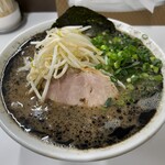 ぶたまるき - 黒らーめん　930円