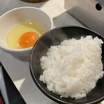 浜松町 たれ焼肉のんき - 銀シャリと生卵