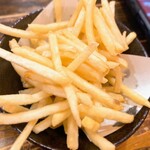 쿠시키치 2호점 - 감자튀김이 넘쳐났습니다