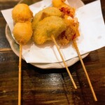 쿠시키치 2호점 - 꼬치튀김 (메추리알, 아보카도, 토마토 모짜렐라)