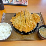 とんから亭 - チキンドデカツ定食