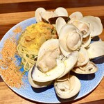 創作料理Ryota  - ● 千葉九十九里産活はまぐり1kgと九条ネギのスパゲティーニ自家製カラスミがけ