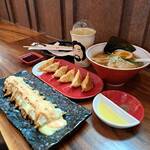 寺岡商店 - 柚子ラーメン、オリジナル餃子、明太チーズ餃子