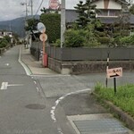 活魚ランチ専門店 海のる - 幾つもの難関突破し　路肩の看板を目印に右折