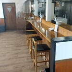 春日遅遅 - ６人のカウンター席