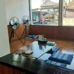 春日遅遅 - 小上がりは４人位で使いやすのかな⁉️