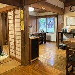 なかむら - 気の置けない雰囲気な店内