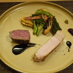 minsa - 赤身和牛（左）と、アグー豚（右）
