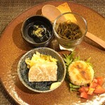 minsa - 料理写真:前菜４種＝ミミガーのテリーヌ、沖縄ソデイカの烏賊墨茶碗蒸し、たろ芋クラブケーキ、もずく酢