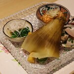 鮨 幸 - 先付け(焼き筍、蛤の木の芽和え、桜海老のしんじょう、メバルの煮付け)