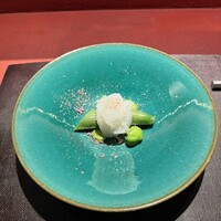Ji-Cube - 1皿目
                イカの葱和え、そら豆。
                