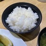 漣 - ごはんも美味しいです。お代わり自由。嬉しいですねぇ。。