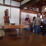 清龍酒造 - 松尾神社の神棚に参拝