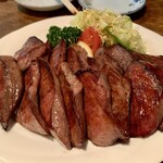 新料理 都留野 - たん焼き（正面）