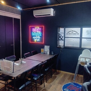 スパイスカレーと駄菓子屋 ハニーバジャー_2