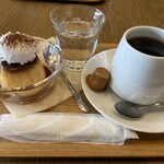 ABIKA COFFEE - 料理写真:プリンとコーヒー。